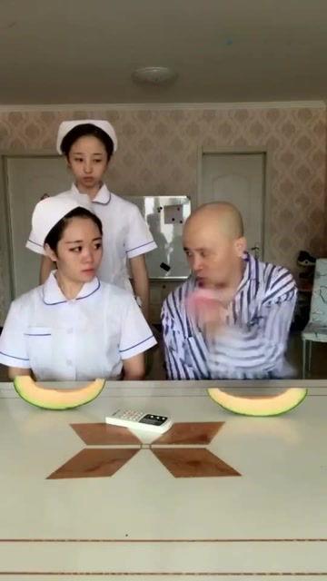 比赛吃瓜速度搞笑视频,笑料横飞，谁才是瓜界“吃瓜王”？