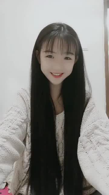 缅甸吃瓜女孩是谁啊视频,视频走红背后的故事