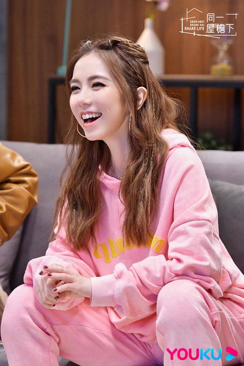 曾可妮吃瓜的视频,揭秘娱乐圈幕后故事