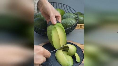 外国人吃哈密瓜减压视频,甜蜜滋味带来心灵慰藉