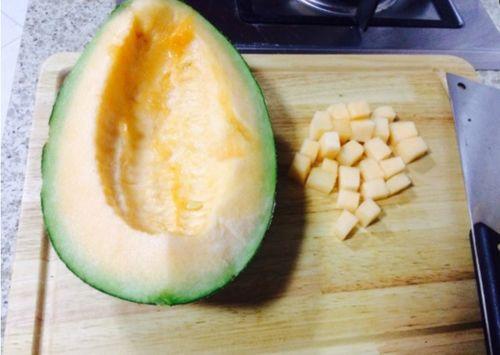 老范吃哈密瓜视频,甜蜜滋味，尽享夏日清凉