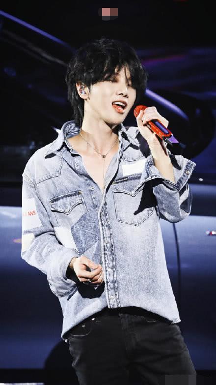 华晨宇在线吃瓜视频播放,揭秘娱乐圈幕后故事